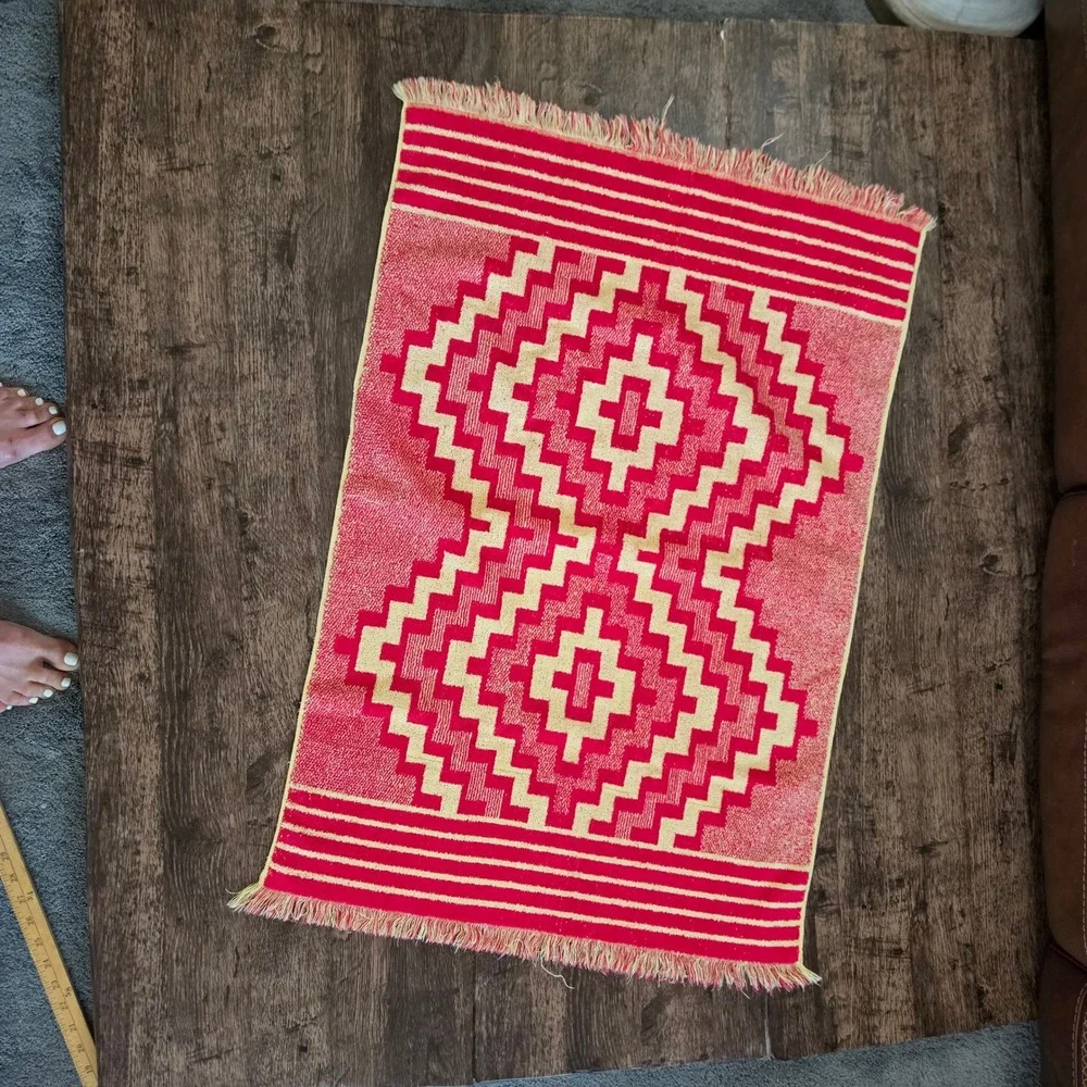VINTAGE Geometric Hand Towel  19x29 Red Cream Southwestern Fringe